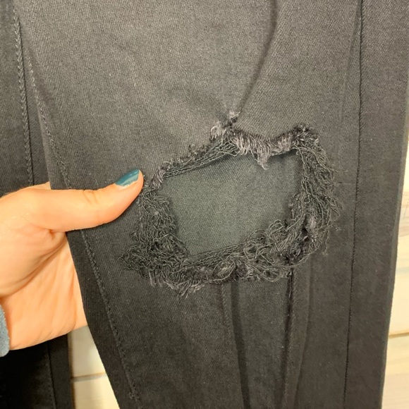 KanCan Black Skinny Jeans with Large Holes 7/27 - Picture 5 of 10